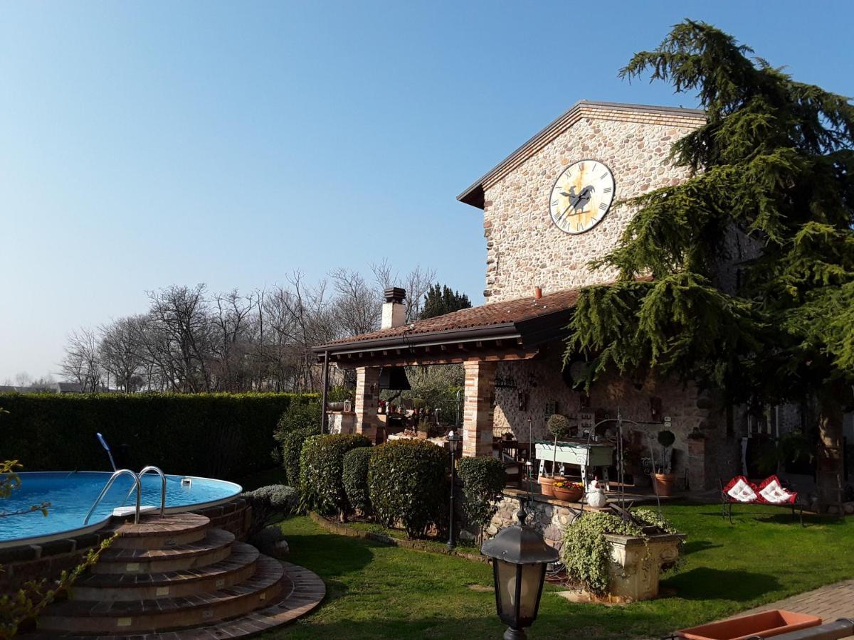 Gallo Delle Pille Monzambano Bagian luar foto