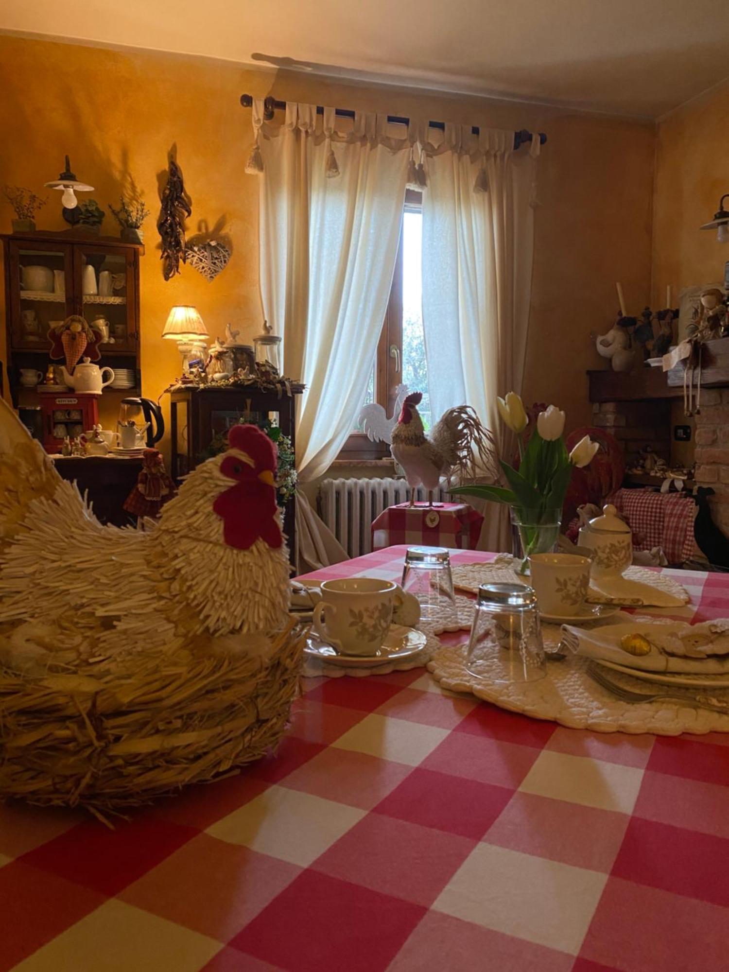 Gallo Delle Pille Monzambano Bagian luar foto
